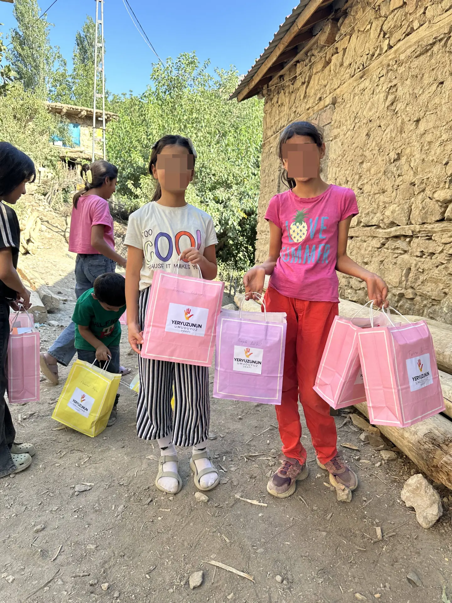 Hayat küçük dokunuşlarla anlam kazanır.