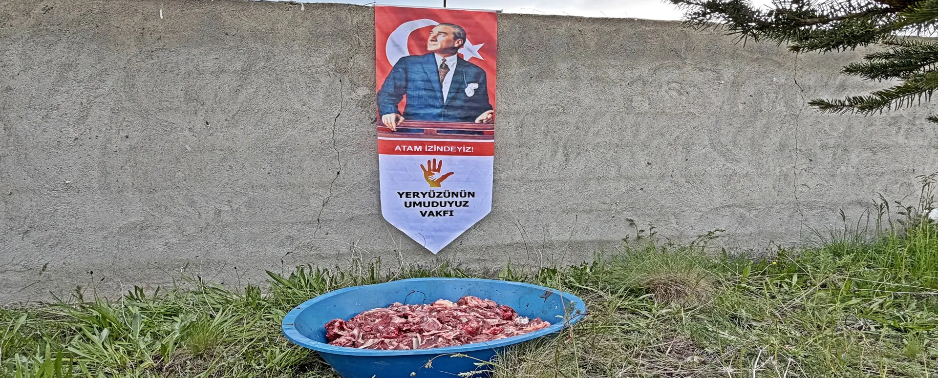 Kurbanlarınızı kesiyoruz